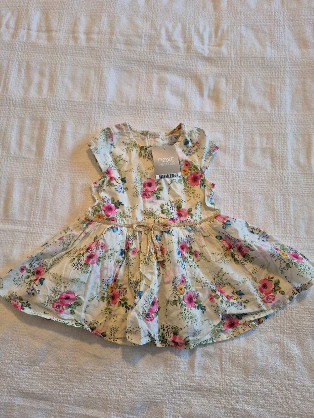 Next girls 3-6 months floral lined dress, cap sleeve, 4 back buttons NWT